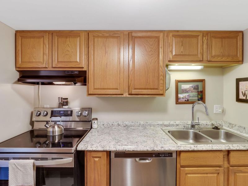 1126 N Merrimar Circle, Unit # C, Columbus, OH 43220 Photo 10