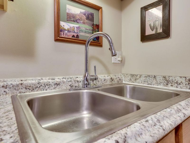 1126 N Merrimar Circle, Unit # C, Columbus, OH 43220 Photo 14