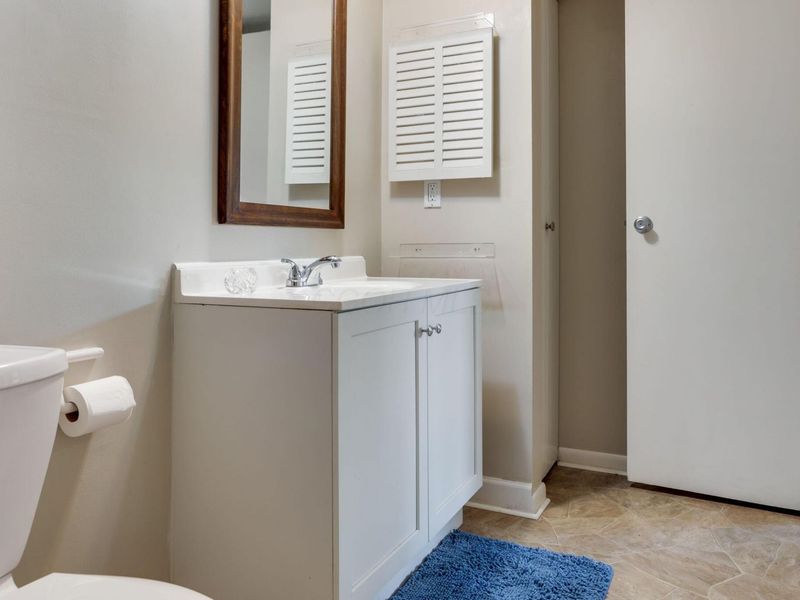 1126 N Merrimar Circle, Unit # C, Columbus, OH 43220 Photo 21