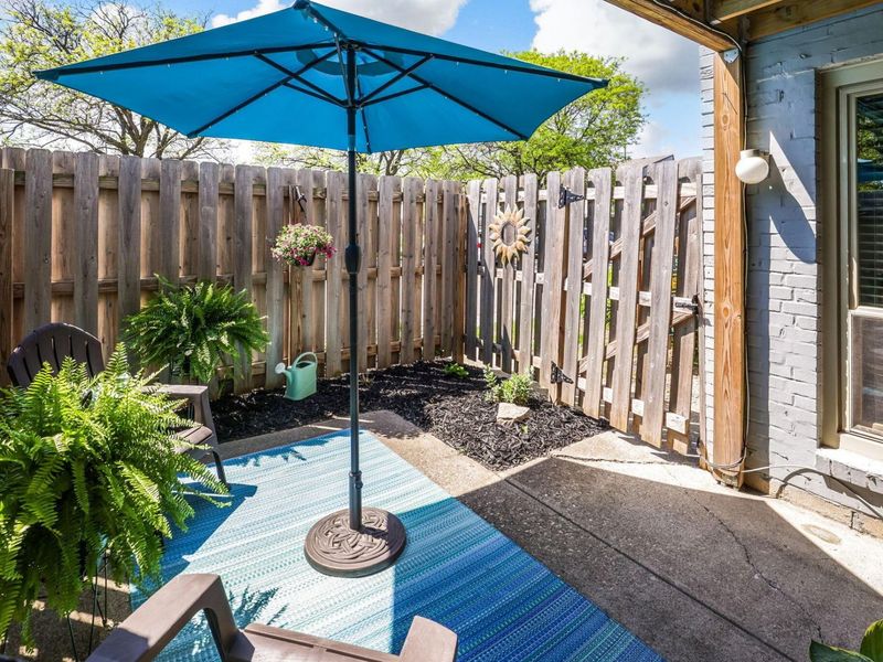 1126 N Merrimar Circle, Unit # C, Columbus, OH 43220 Photo 3