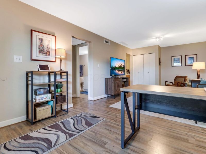 1126 N Merrimar Circle, Unit # C, Columbus, OH 43220 Photo 5