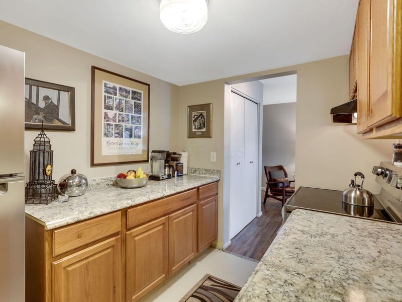 1126 N Merrimar Circle, Unit # C, Columbus, OH 43220 Photo 8