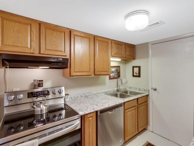 1126 N Merrimar Circle, Unit # C, Columbus, OH 43220 Photo 9