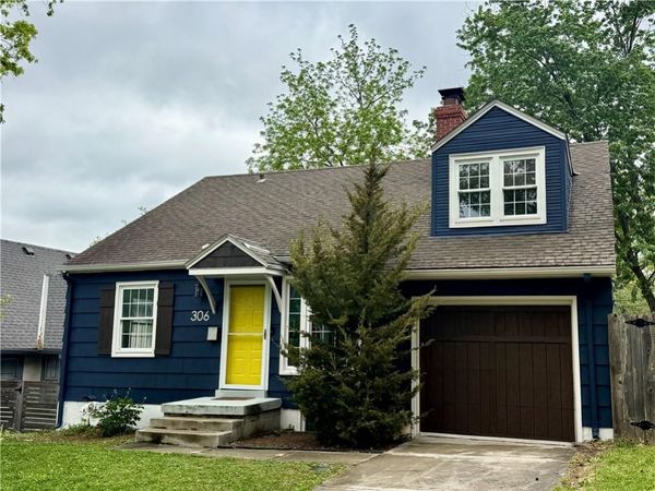 306 E Dartmouth Road, Kansas City, MO 64113