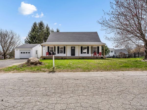 8 Meadow Way , Rockland, ME 04841