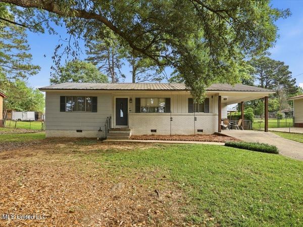 1946 Carolyn Lane, Pearl, MS 39208
