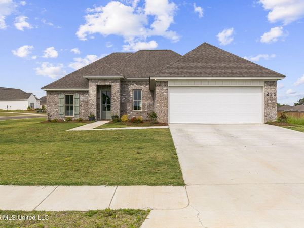 425 Baleigh Way, Canton, MS 39046