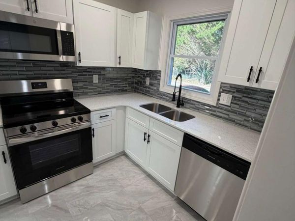 2250 Kings Gate Circle, Unit B, Snellville, GA 30078