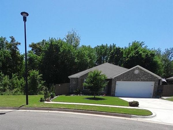 1927 Dillards Drive, Chickasha, OK 73018