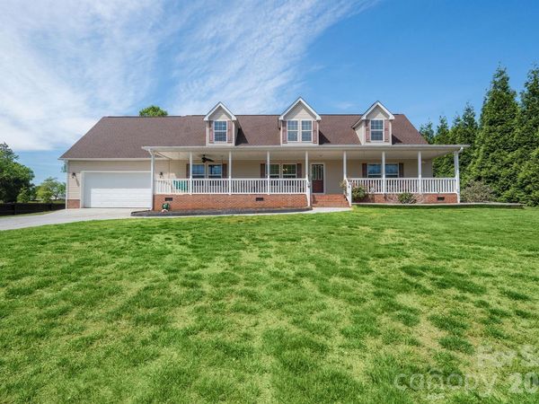 132 Top Flite Drive, Statesville, NC 28677