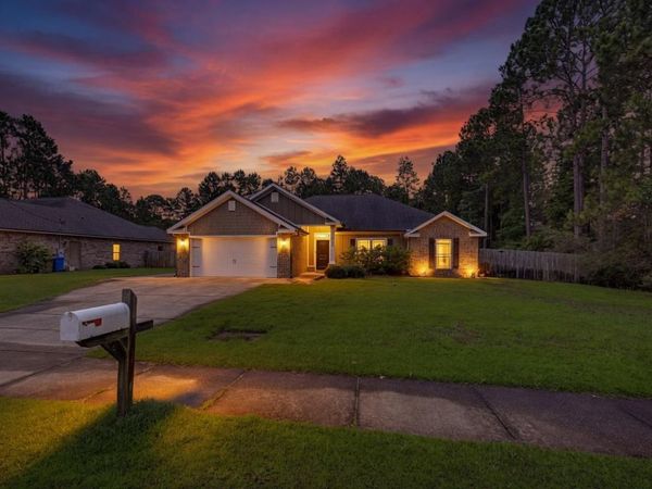 8135 Nevada Street, Navarre, FL 32566