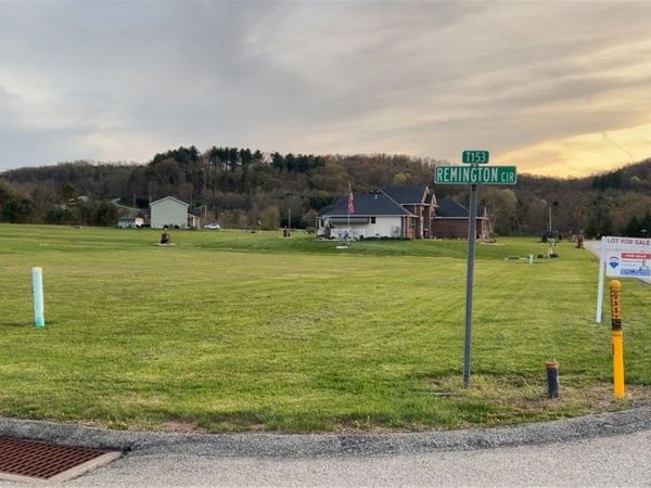 38 Remington Circle , Indiana, PA 15774