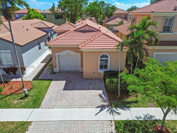 3954 NE 13th Dr, Homestead, FL 33033
