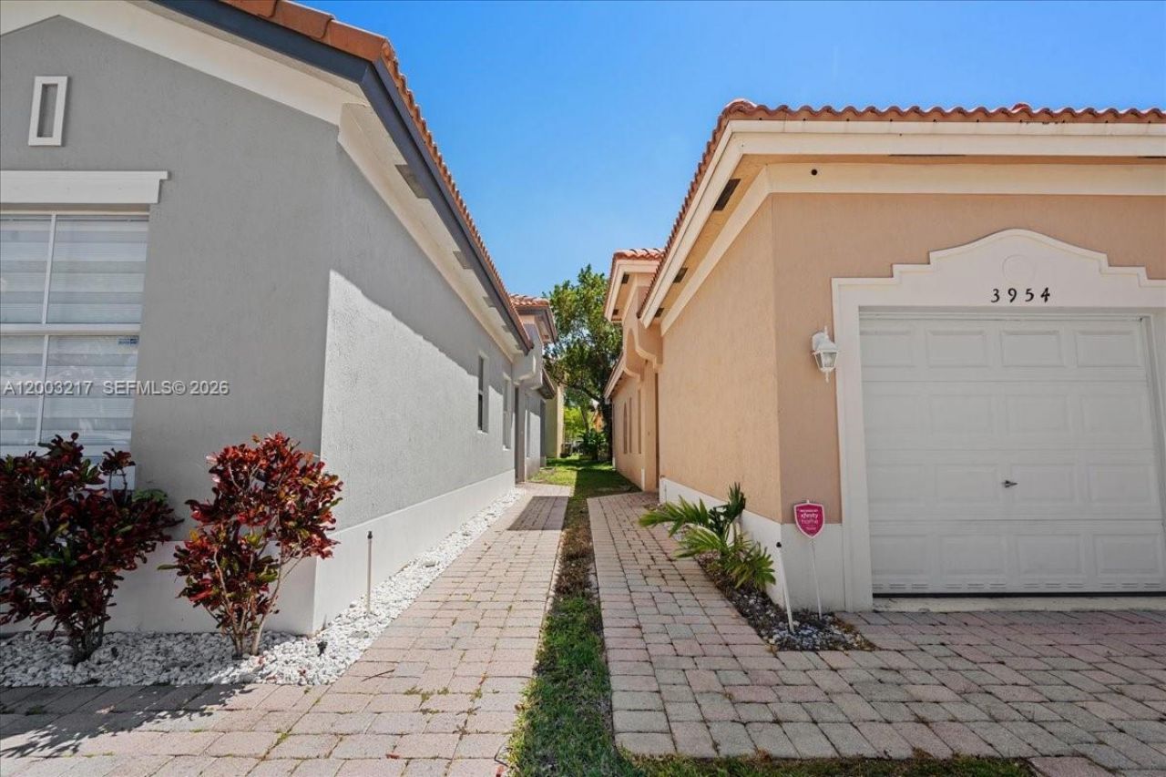3954 NE 13th Dr, Homestead, FL 33033 Photo