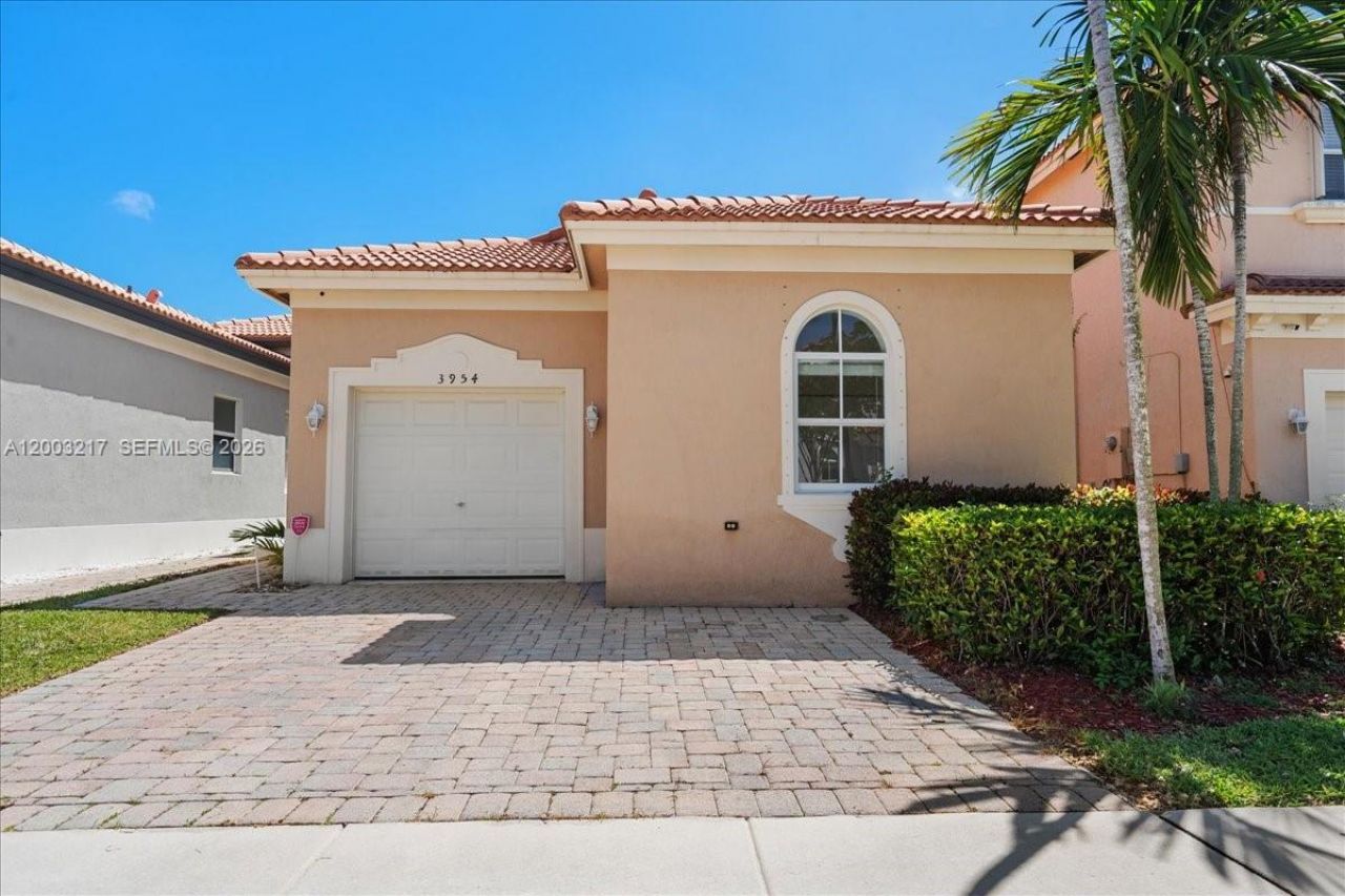 3954 NE 13th Dr, Homestead, FL 33033 Photo