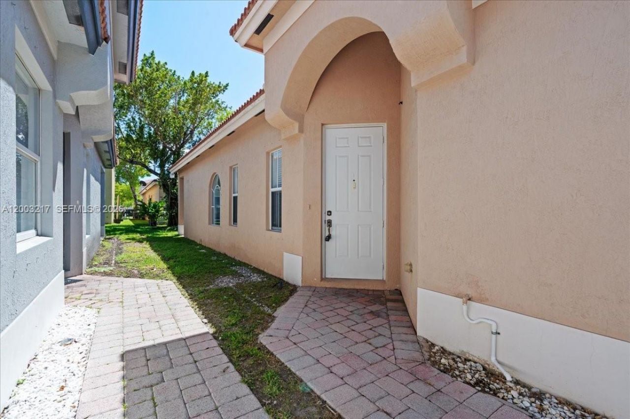 3954 NE 13th Dr, Homestead, FL 33033 Photo