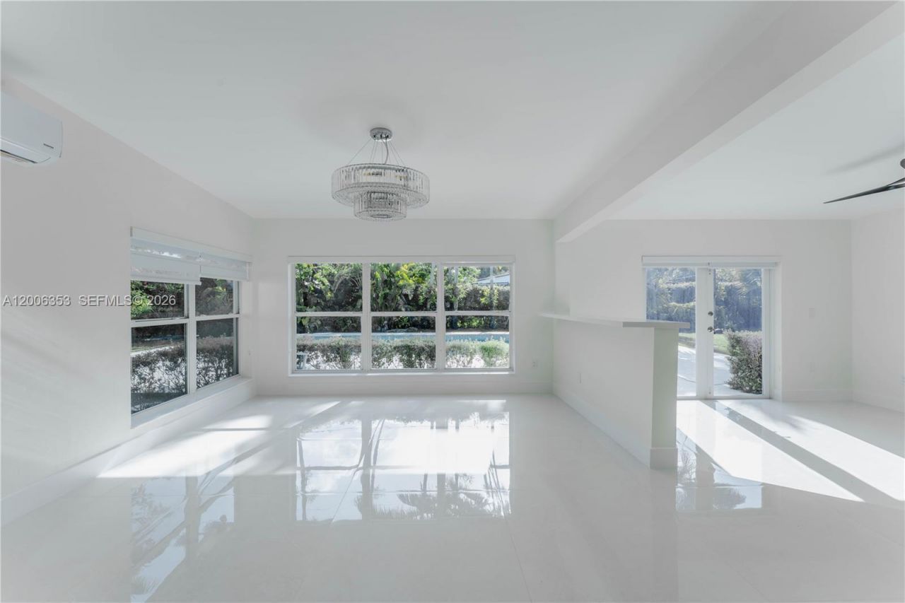15730 SW 87th Ct, Palmetto Bay, FL 33157 Photo