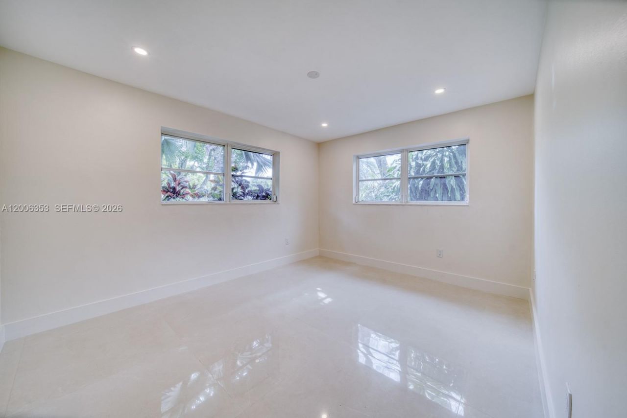 15730 SW 87th Ct, Palmetto Bay, FL 33157 Photo