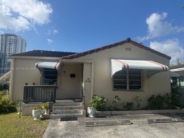 1812 Fillmore St , Hollywood, FL 33020