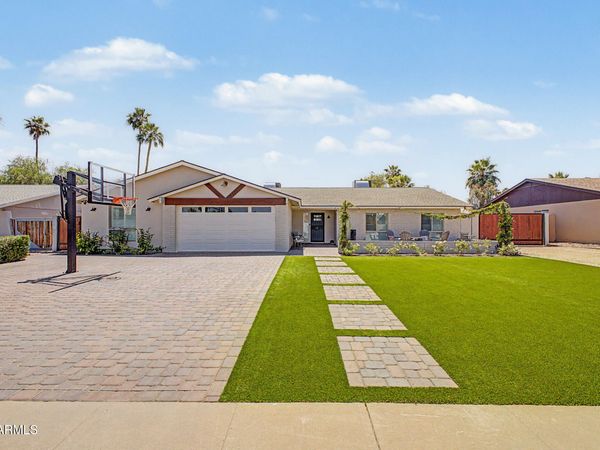 2631 E DESERT COVE Avenue, Phoenix, AZ 85028