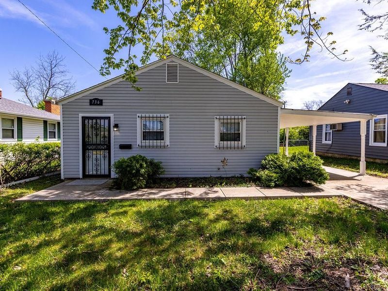 736 Oakleaf Drive, Dayton, OH 45417 Photo 1
