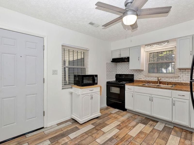 736 Oakleaf Drive, Dayton, OH 45417 Photo 12