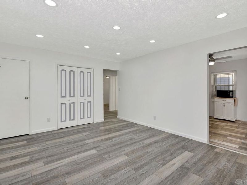 736 Oakleaf Drive, Dayton, OH 45417 Photo 4