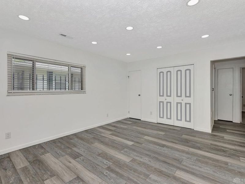 736 Oakleaf Drive, Dayton, OH 45417 Photo 6