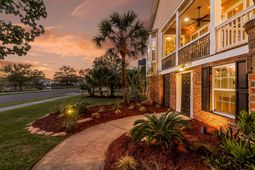 1721 Rivertowne Country Club Drive photo 4