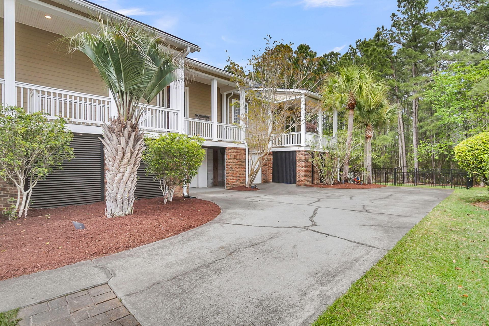 1721 Rivertowne Country Club Drive Photo 7