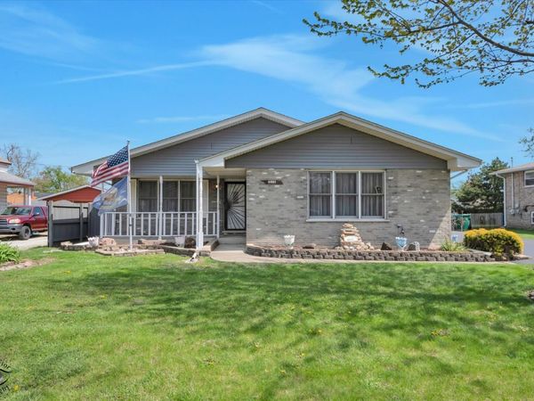 8001 Lockwood Avenue , Burbank, IL 60459