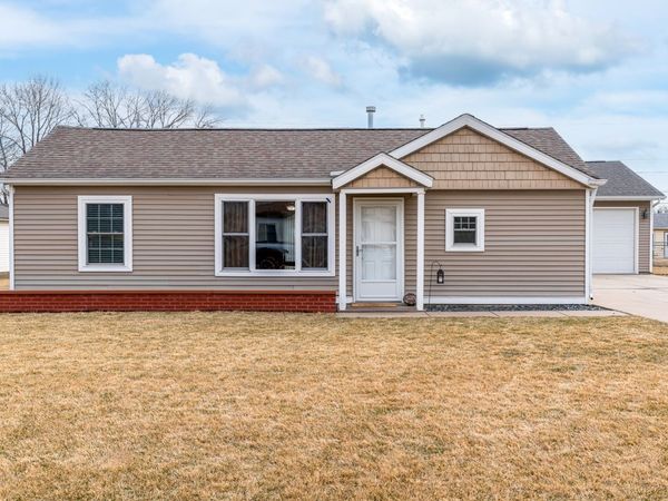 12 SUBURBAN HEIGHTS , Milan, IL 61264