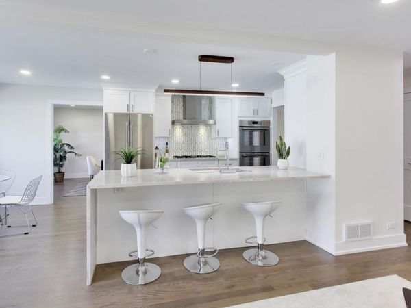 6850 Latrobe Avenue , Skokie, IL 60077