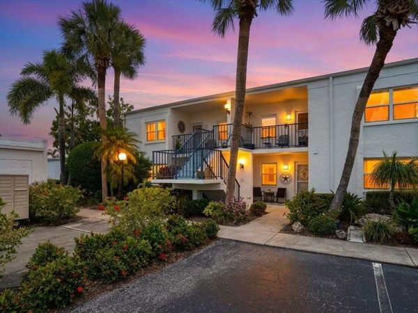 755 VILLAGE CIRCLE , Unit 203, VENICE, FL 34292