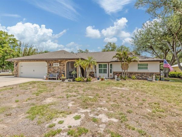 1312 GUARDIAN DRIVE , VENICE, FL 34292