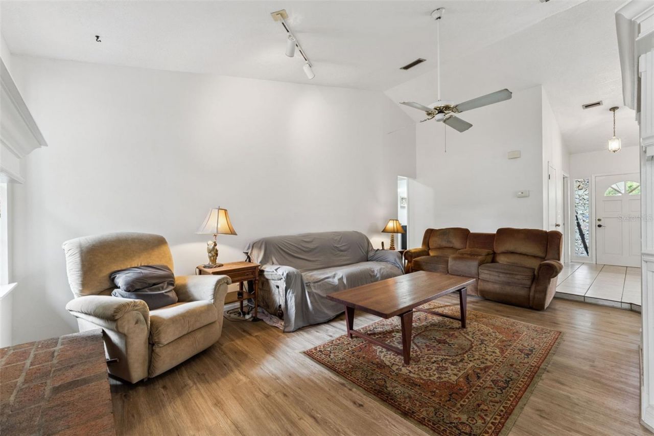 251 Avenue E, Chuluota, FL 32766 Photo
