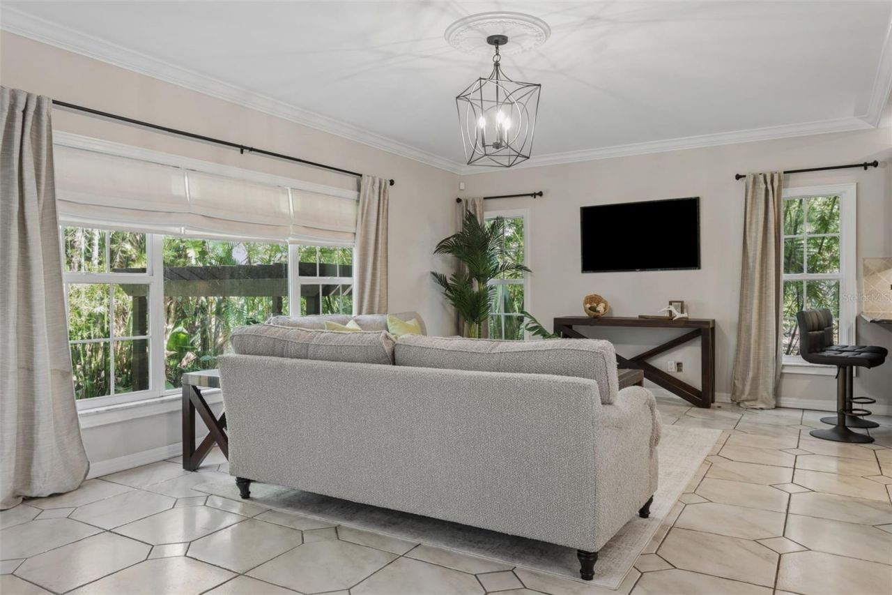 813 S West Shore Boulevard, Tampa, FL 33609 Photo