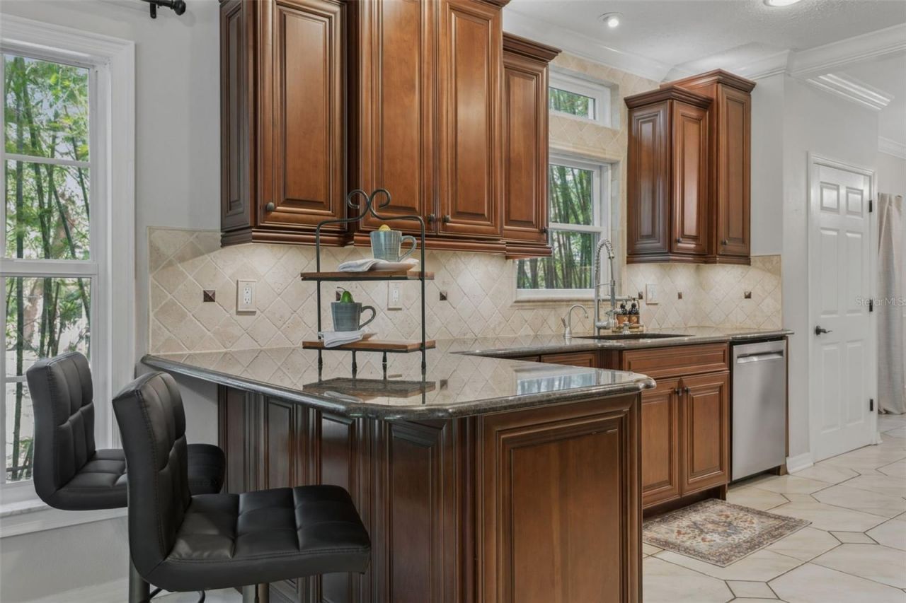 813 S West Shore Boulevard, Tampa, FL 33609 Photo