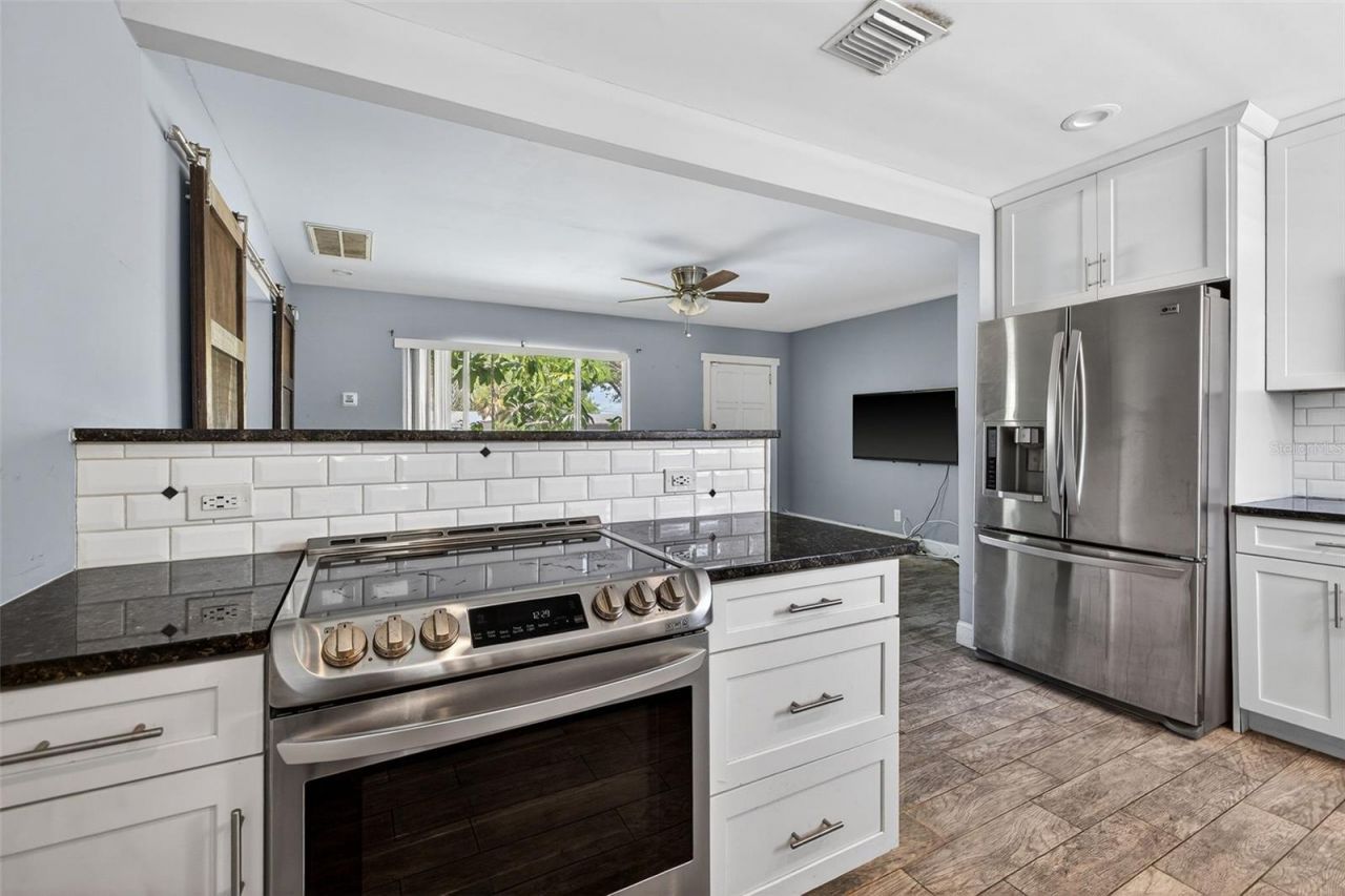 734 40th Avenue Ne, Saint Petersburg, FL 33703 Photo