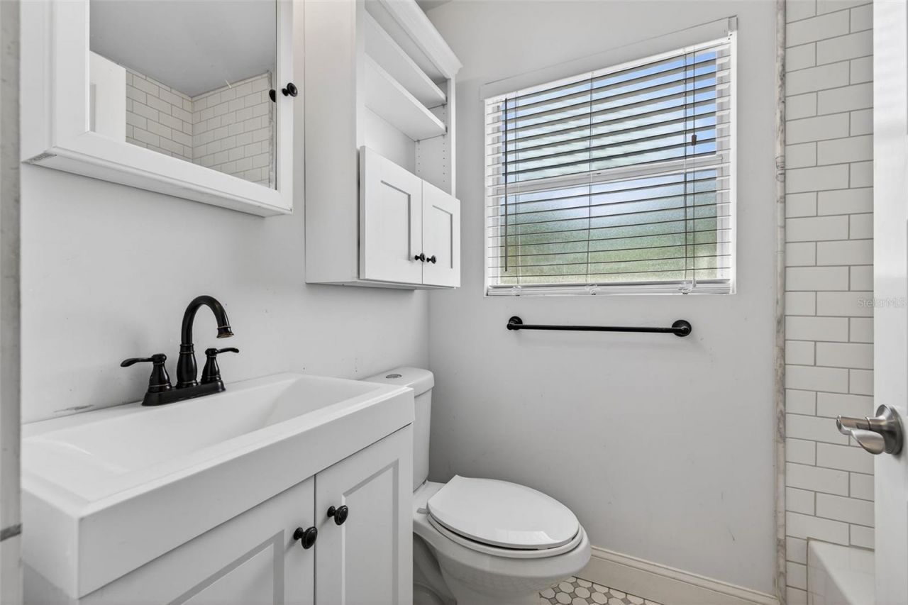 734 40th Avenue Ne, Saint Petersburg, FL 33703 Photo