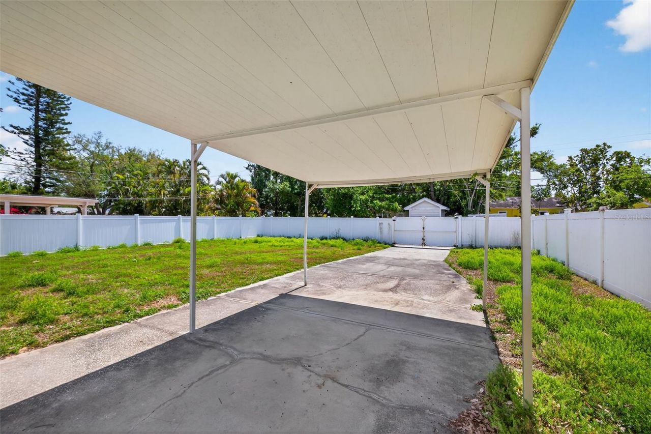 734 40th Avenue Ne, Saint Petersburg, FL 33703 Photo