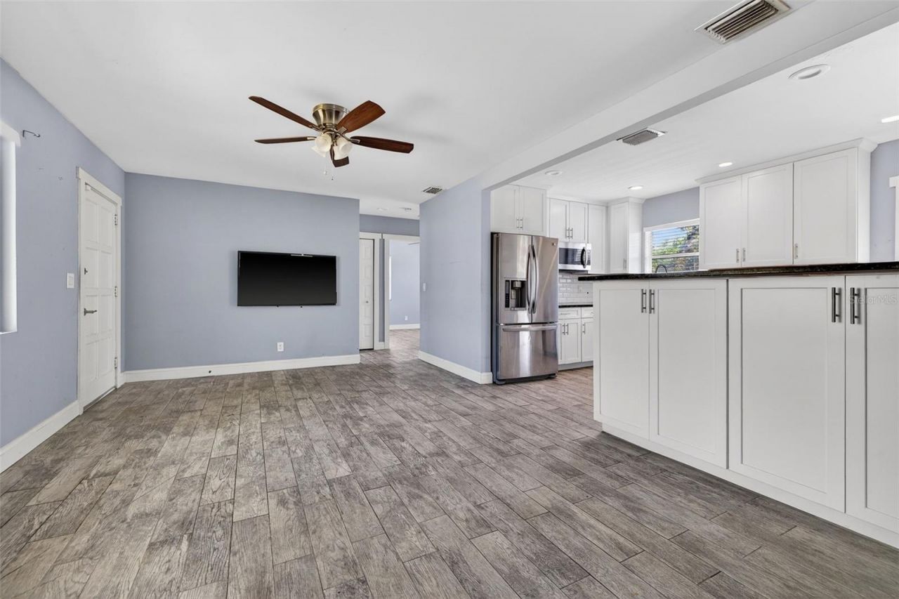 734 40th Avenue Ne, Saint Petersburg, FL 33703 Photo