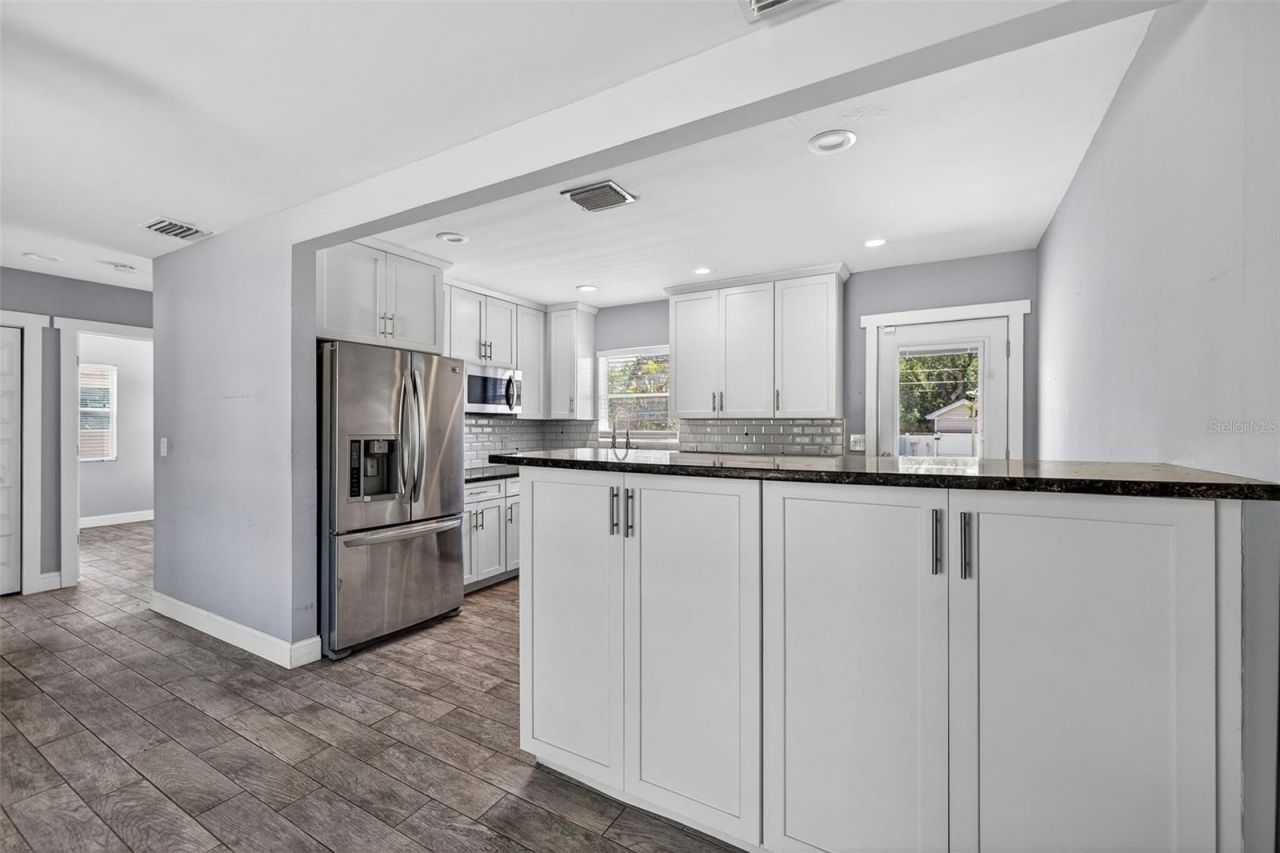 734 40th Avenue Ne, Saint Petersburg, FL 33703 Photo