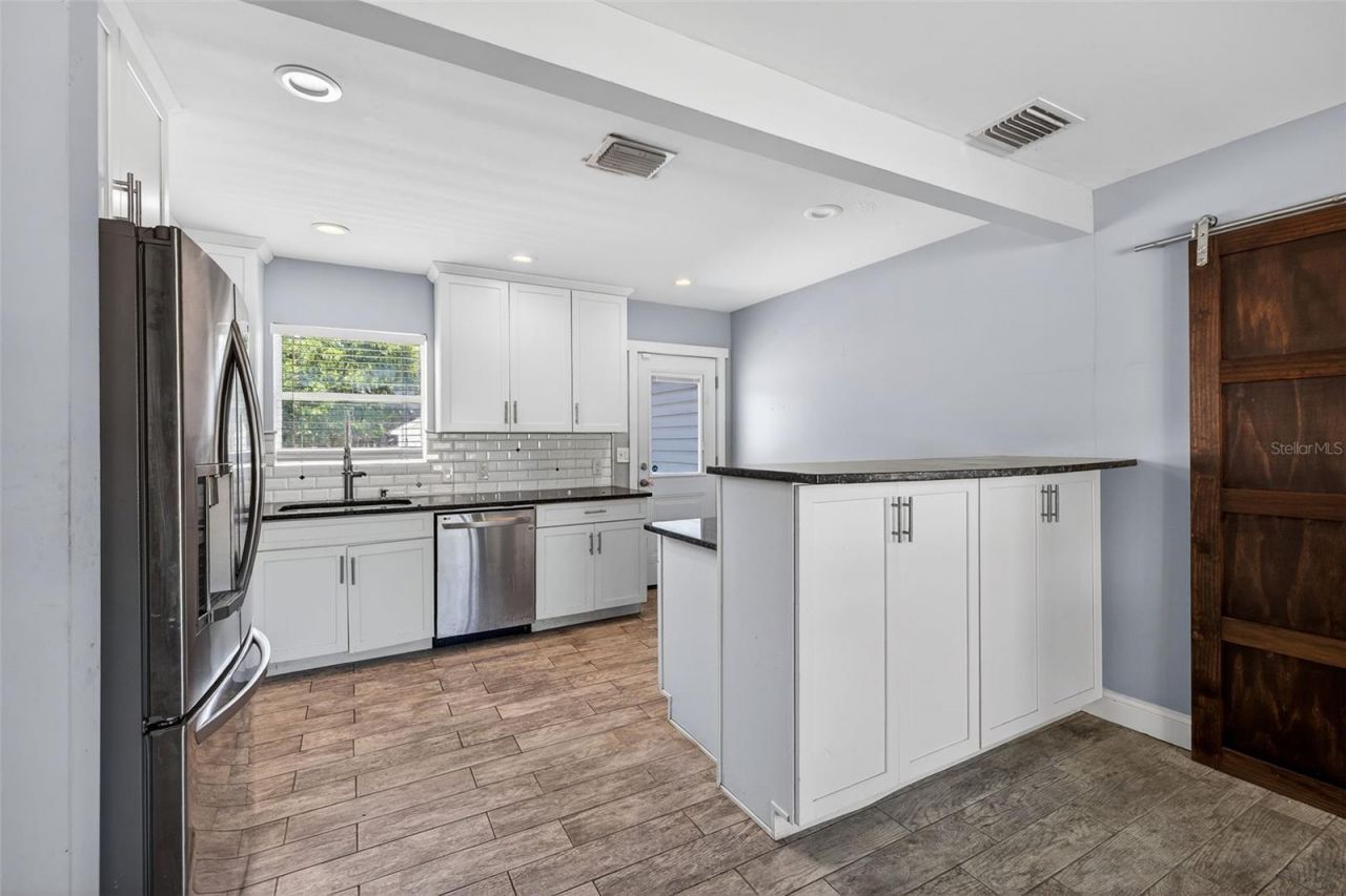 734 40th Avenue Ne, Saint Petersburg, FL 33703 Photo