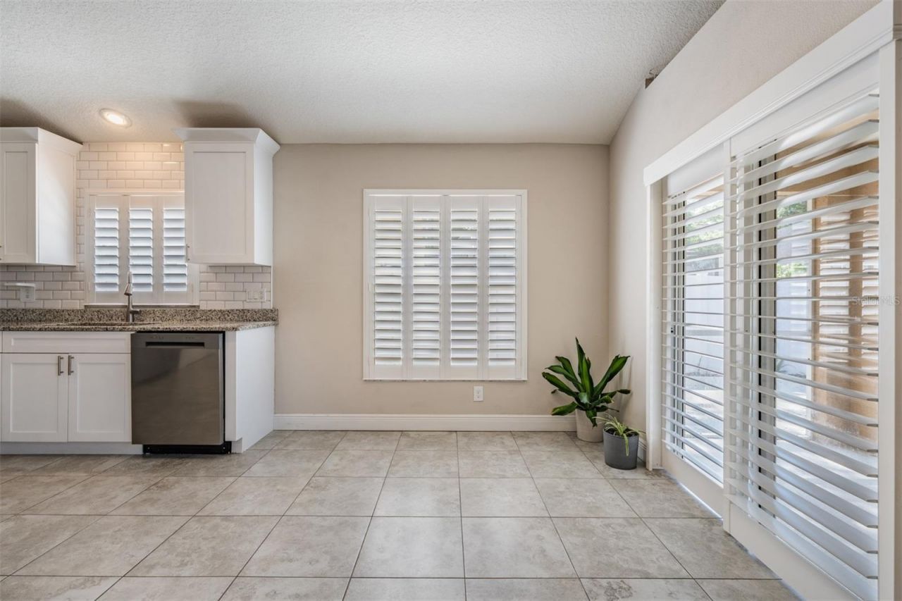 2315 Lyncrest Court , Valrico, FL 33596 Photo