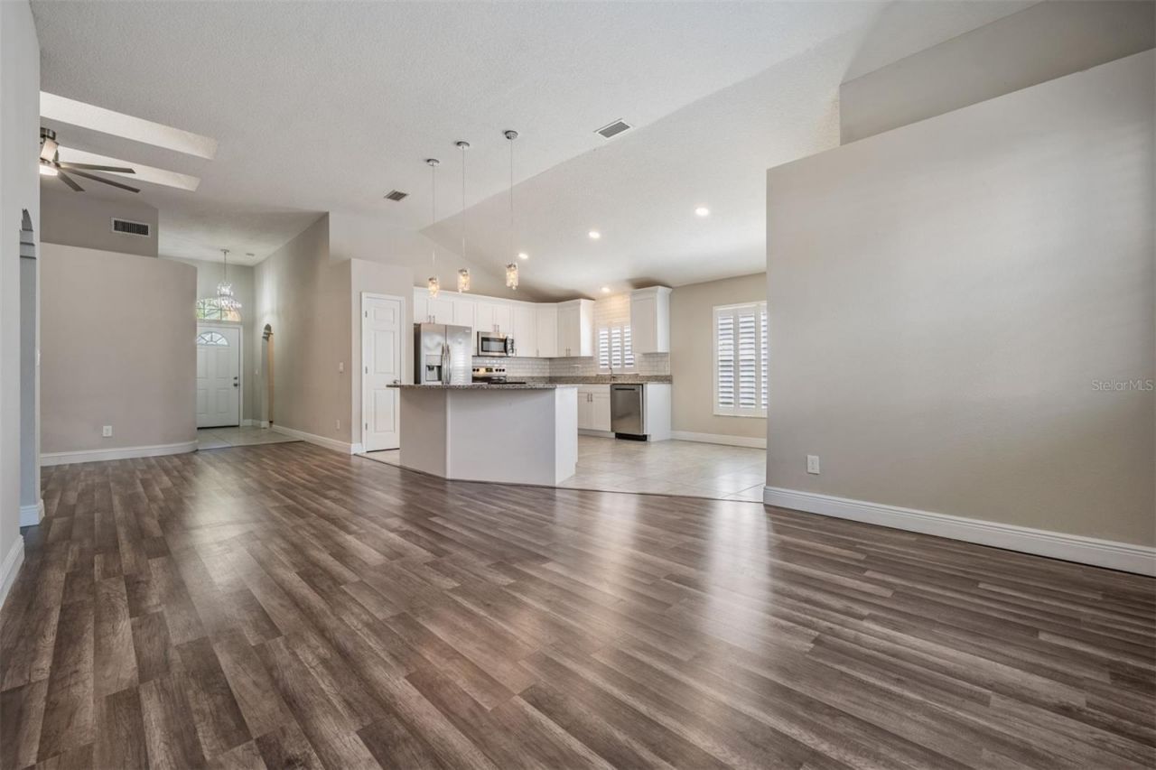 2315 Lyncrest Court , Valrico, FL 33596 Photo