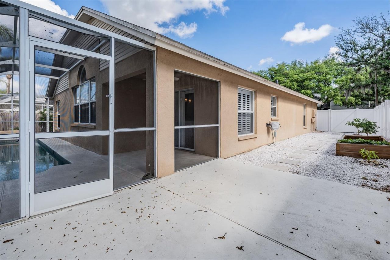 2315 Lyncrest Court , Valrico, FL 33596 Photo