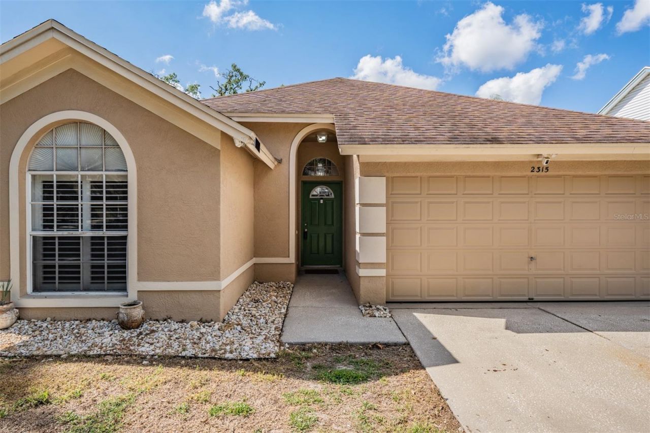 2315 Lyncrest Court , Valrico, FL 33596 Photo