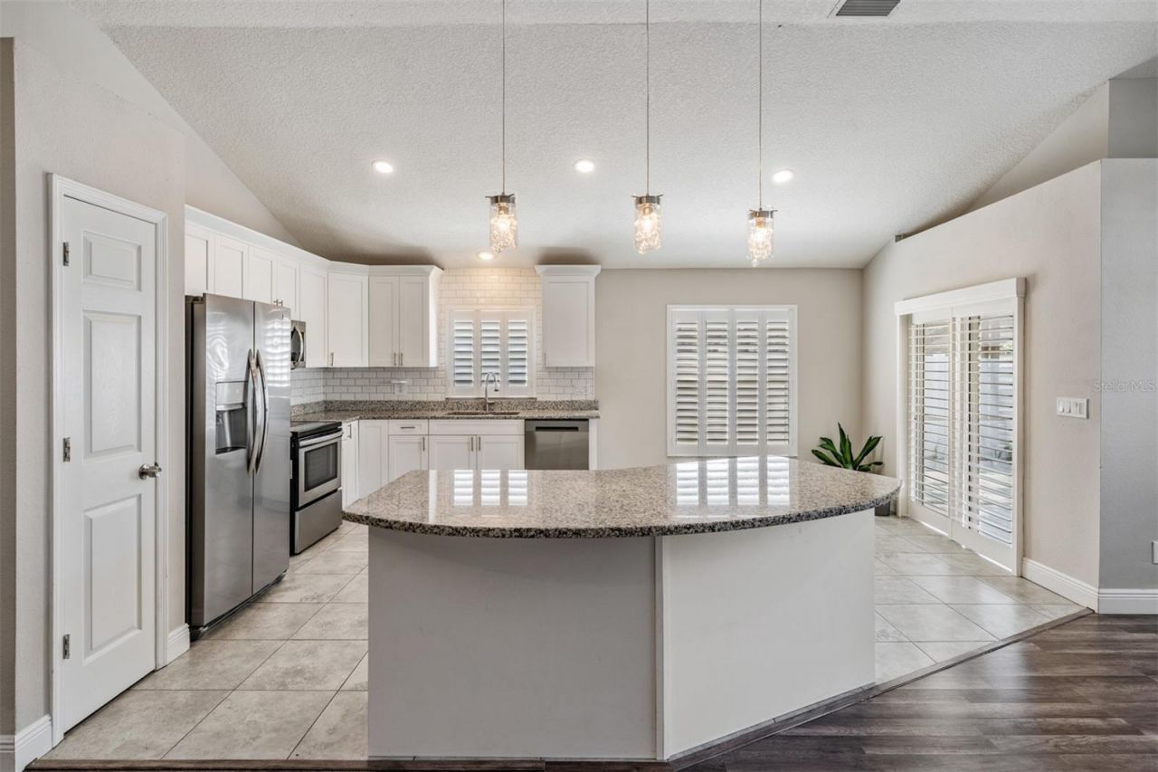 2315 Lyncrest Court , Valrico, FL 33596 Photo