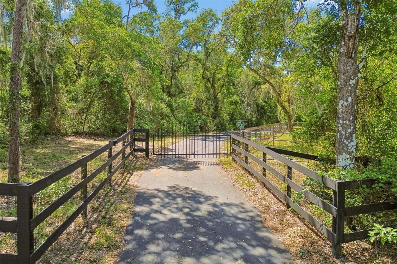 22535 Skyview Circle, Brooksville, FL 34602 Photo
